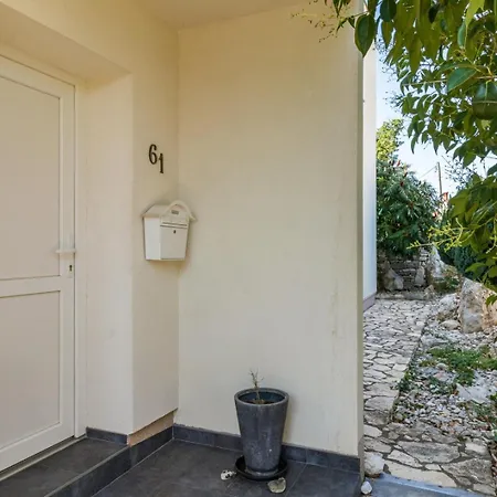 Lelaina Near Pula With Private Pool And 3 Km From The Villa *