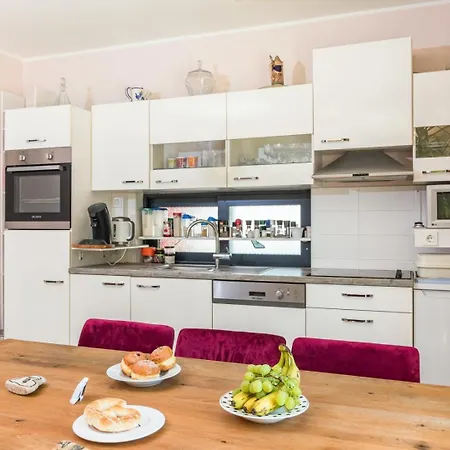 Lelaina Near Pula With Private Pool And 3 Km From The Villa Segotici