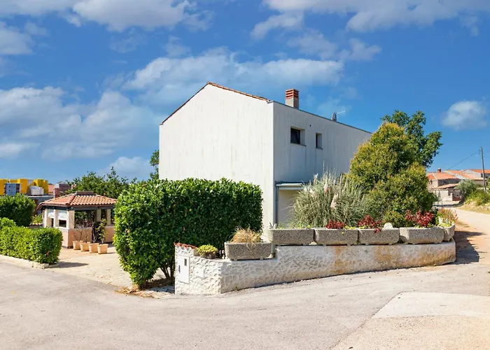 וילה Lelaina Near Pula With Private Pool And 3 Km From The
