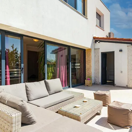 Lelaina Near Pula With Private Pool And 3 Km From The Villa Segotici